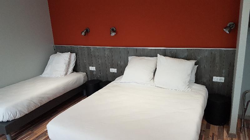 Logis Yseria - Historical Center Hotel 3*